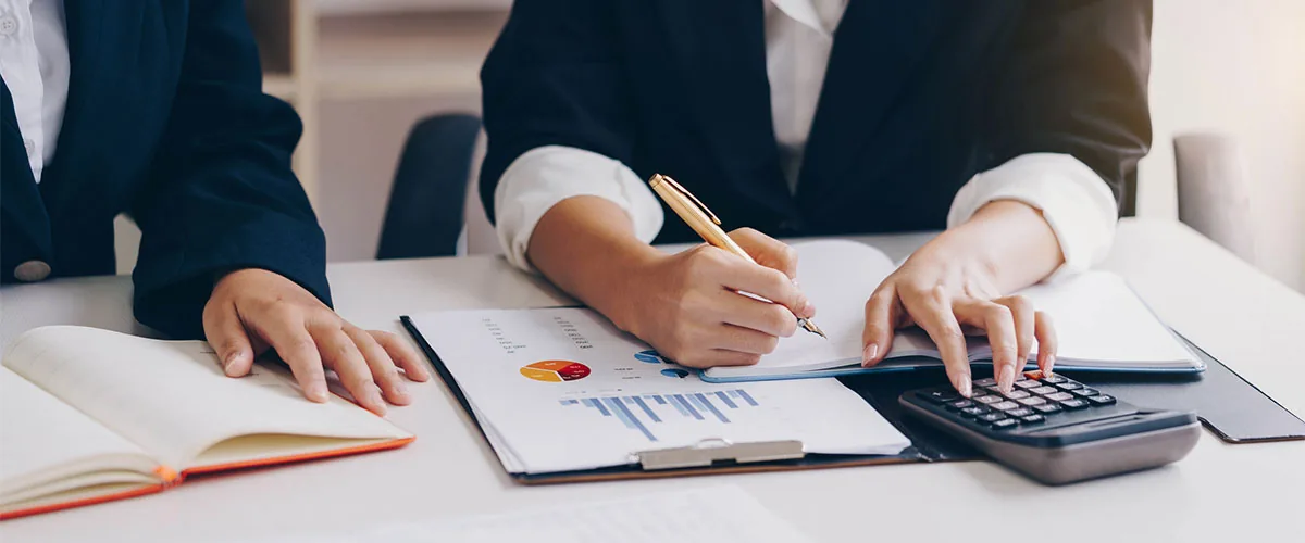 How Hindsight Bias Hurts Investors